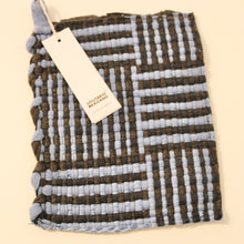 Load image into Gallery viewer, Woven Pot Grabber