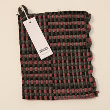 Load image into Gallery viewer, Woven Pot Grabber