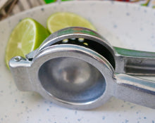 Load image into Gallery viewer, Lime Squeezer
