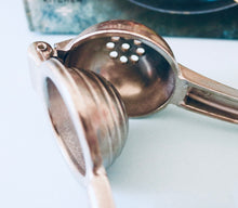 Load image into Gallery viewer, Lime Squeezer