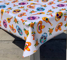Load image into Gallery viewer, Oilcloth Table Covering