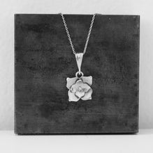 Load image into Gallery viewer, Lula Flower Pendant